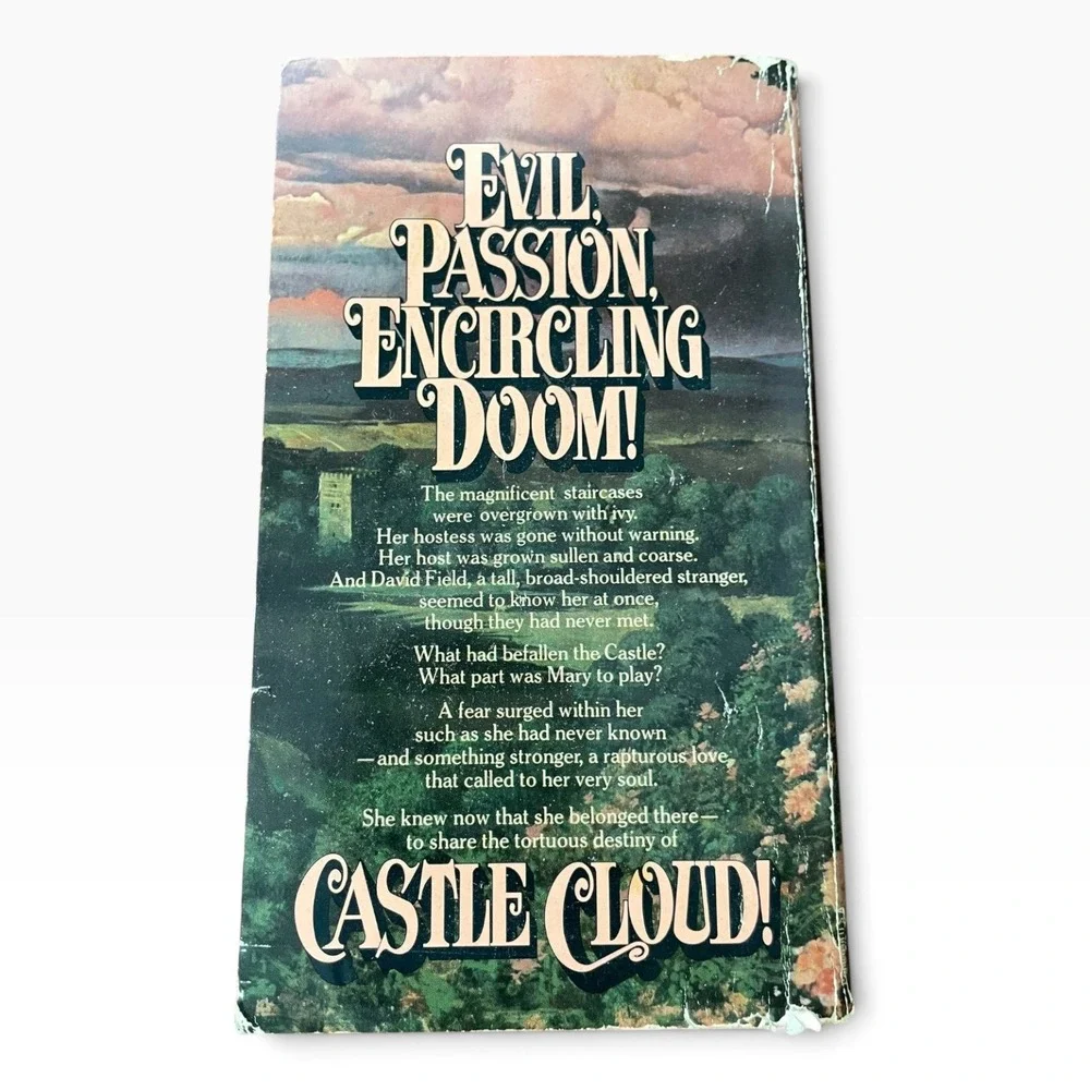 Castle Cloud by Elizabeth Norman 1977 First Avon Printing Vintage Paperback